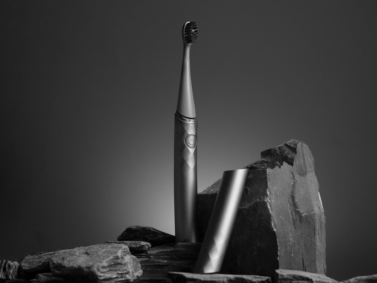 Color: Graphite; Travel Toothbrush