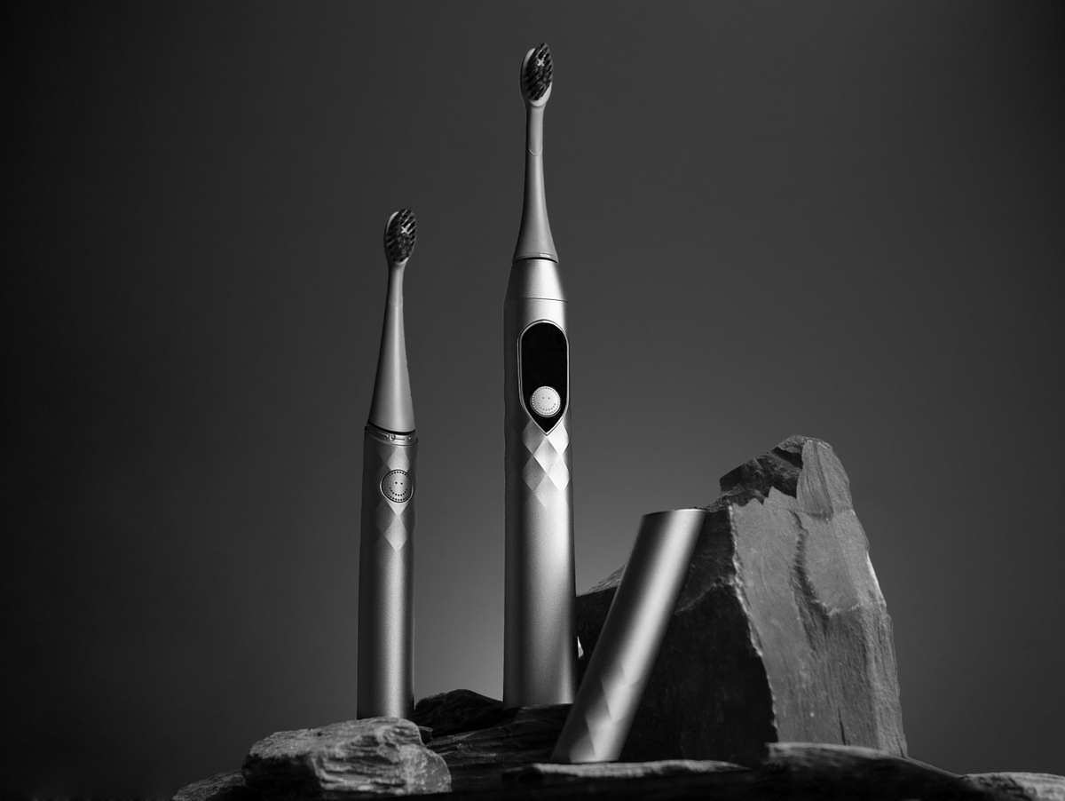 Color: Graphite; Travel Toothbrush