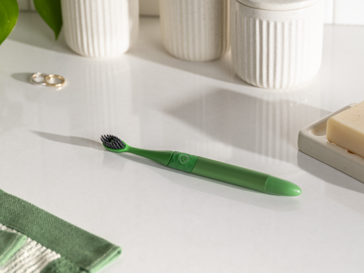 Color: Lime Light; Electric toothbrush