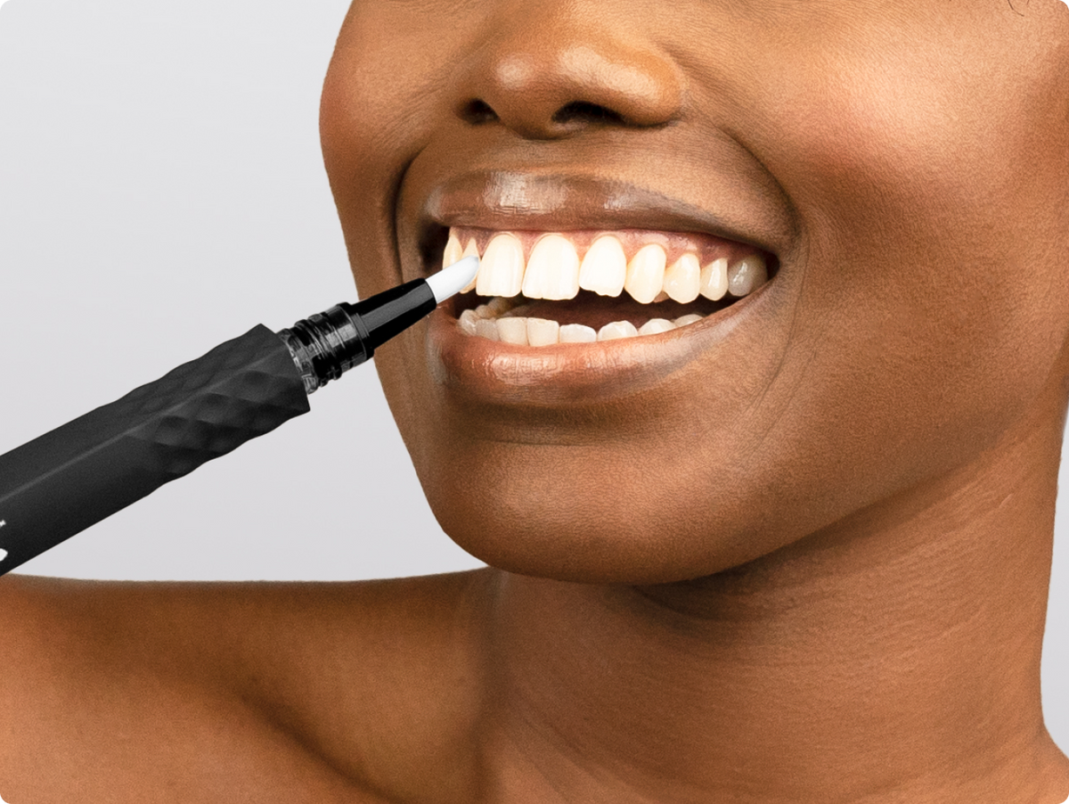 Color: Black; teeth whitening pen